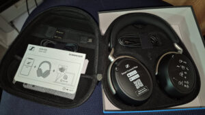 Sennheiser HDB630 in case